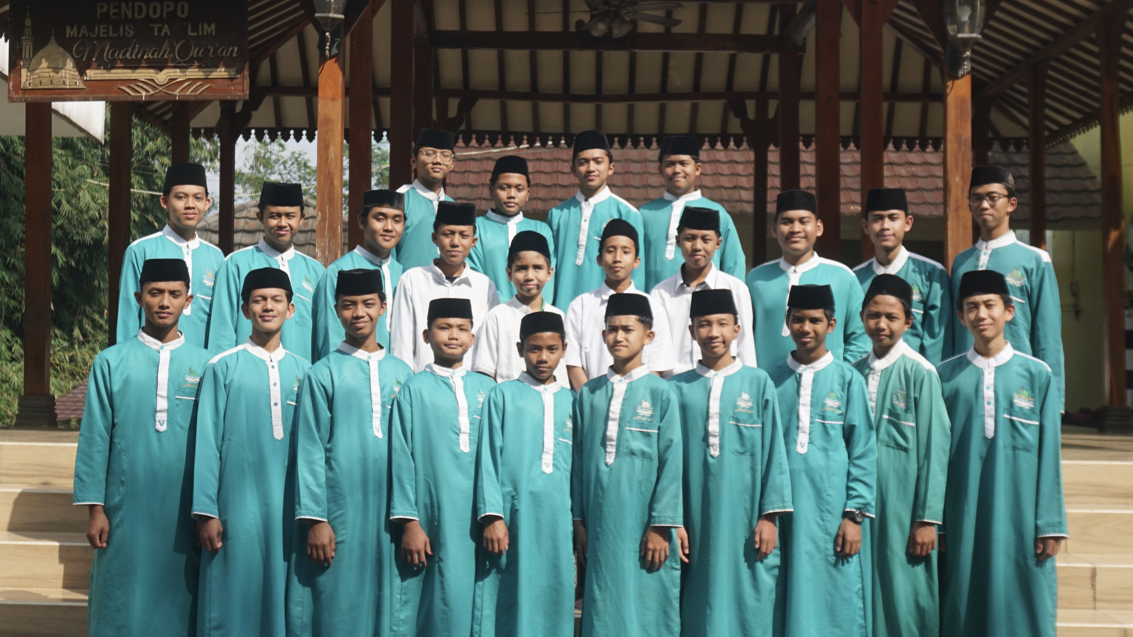 Syarat dan Ketentuan Beasiswa Pesantren Tahfizh Madinah Qur’an Yatim dan Dhuafa
